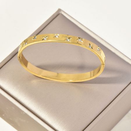 Staggered X-Shaped Engravings