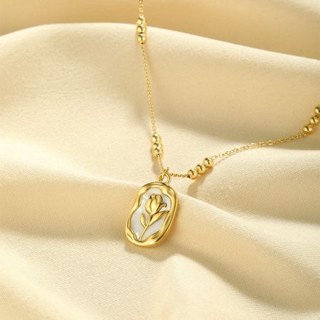Picture of "Rose Shell" 18K Gold Stainless Steel Pendant Necklace